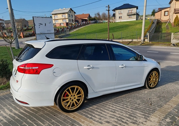 Ford Focus cena 53999 przebieg: 170977, rok produkcji 2015 z Wolbrom małe 781